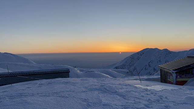 立山黑部：從暴風雪到晴空萬里的奇妙旅程