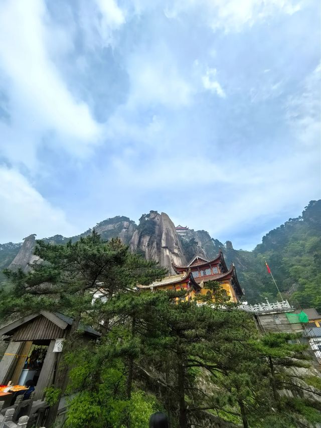 去咗九華山一趟，心裡面嗰啲嘢忽然間就落晒地