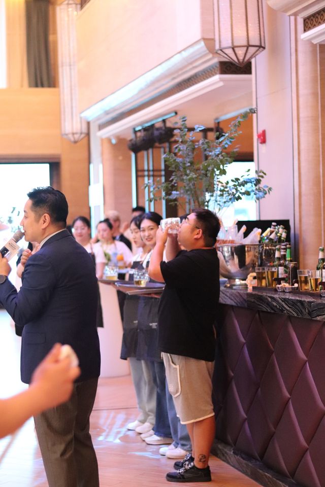 青島沉浸式度假。今個夏天有萬味冰室寵你