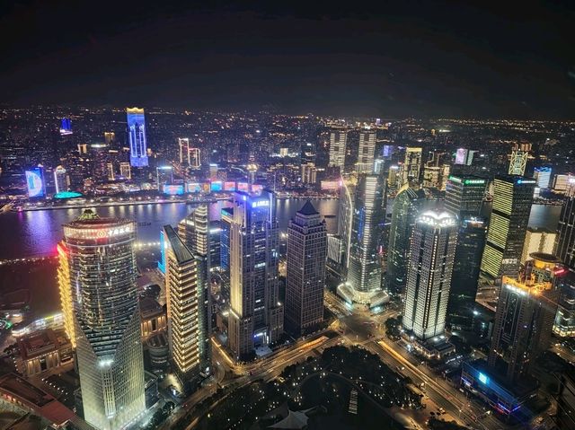 LUJIAZUI TOWERS SHINES BEST AT SUNSET