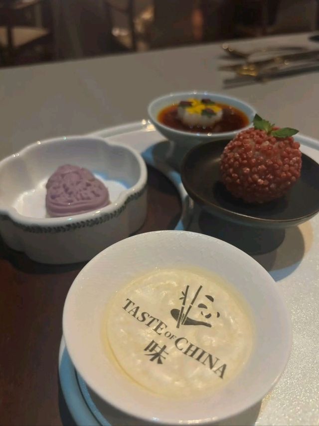 A culinary tour of China's 7 great flavors in a single meal—right here in Shanghai! 🥢