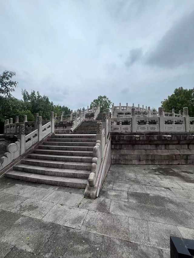 「觸摸千年心跳：在臨海江南長城，與歷史撞個滿懷」——國慶前夕