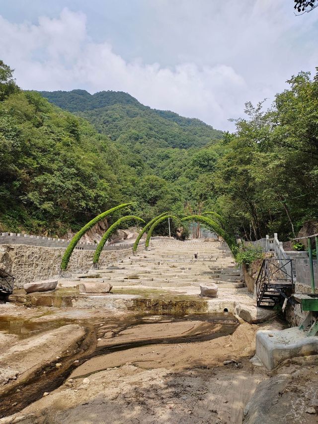 踏青何必遠行？畫眉谷仙境治癒你的春天