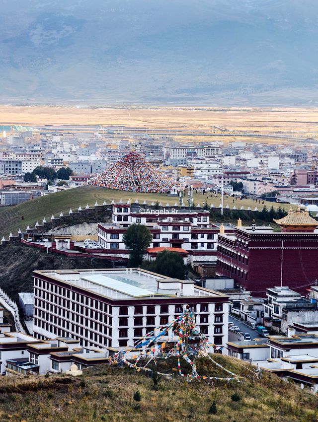 理塘後山日落機位｜雲端觀景台，美到窒息！