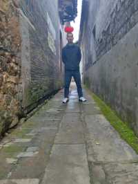 踏足賈家古村：在青磚黛瓦間觸摸千年文脈   當城市的喧囂淹沒了時光的腳步，總有一些古村落靜靜佇立，珍