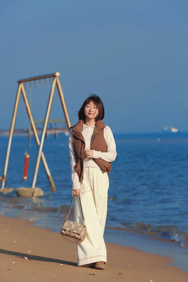 冬季秦皇島海邊這樣穿，包出片兒！