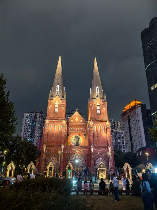 上海徐滙書院最新打卡指南 藏書閣與百年教堂的絕美邂逅