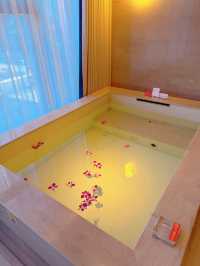 大連東港附近最喜歡的酒店! 漫舍溫泉酒店!就在地鐵口旁邊!地理位置很方便!出來旅遊住在這裡真的太適