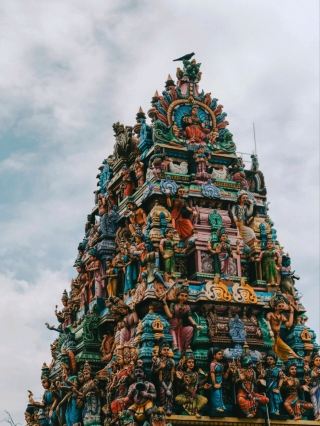 When in Colombo, definitely don't miss this South Indian-style Shiva temple—Sri Kaileswaram Temple.