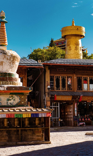Liburan Hari Nasional ke Shangri-La | Menikmati Syahdunya Waktu di Tanah Tibet dari Dukezong.
