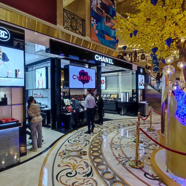 Luxury Shopping Mall in Hanoi