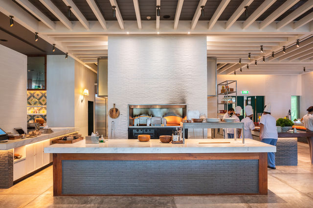 Red Sauce ห้องอาหารหรู ที่ Rosewood Phuket