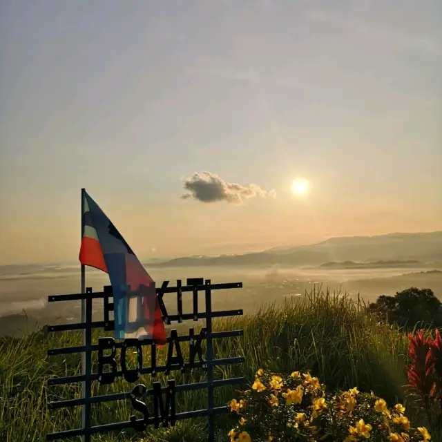 Popular hiking trail in Kota Kinabalu 