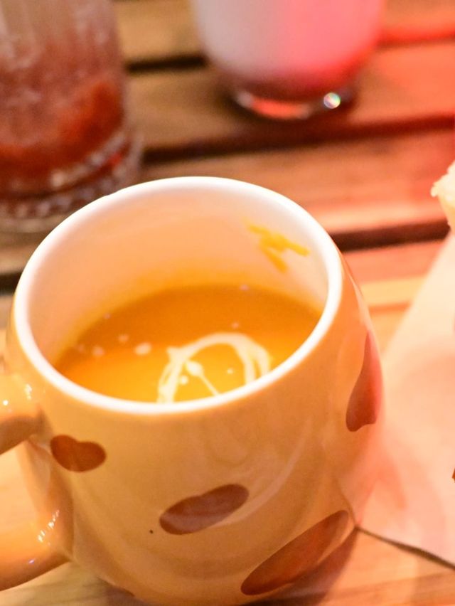 旺角：花花Cafe