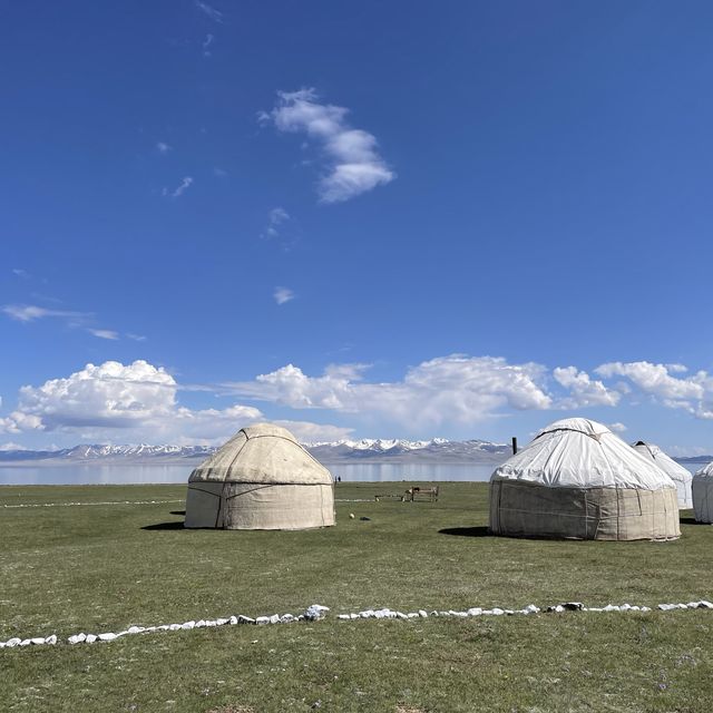 Horseback riding to lake song kul
