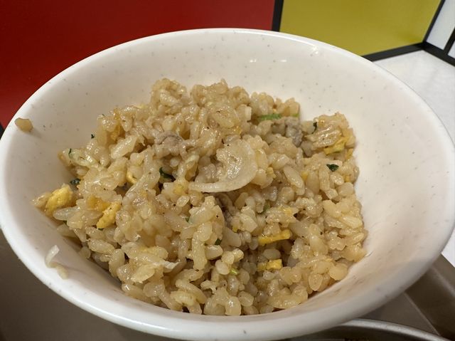 福岡・博多駅。チャーハン食べ放題の福岡創業の中華めん専門店『スーラーメンまくり』