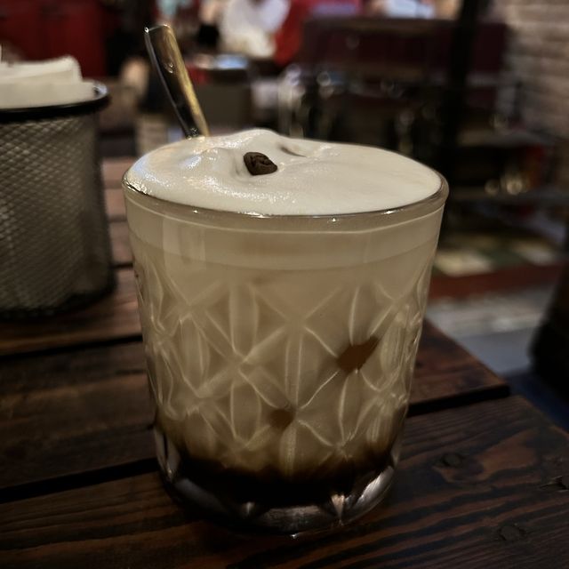 ☕ Hidden Alley คาเฟ่ ฮานอย 🥐🥨 