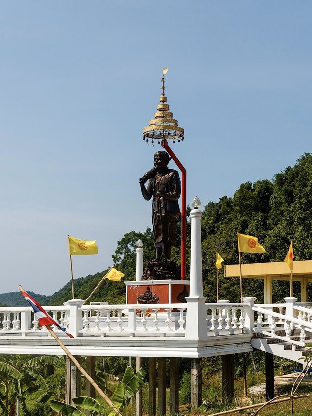 Discover Wat Naka Thamaram in Krabi