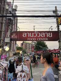 ถนนคนเดินวัวลาย ไม่มีวัว แต่มีของกินเยอะมากก
