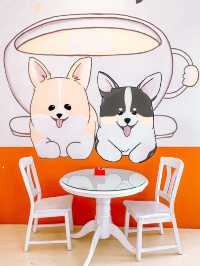 Let’s cuddle with the cutie butt Corgis 🐶