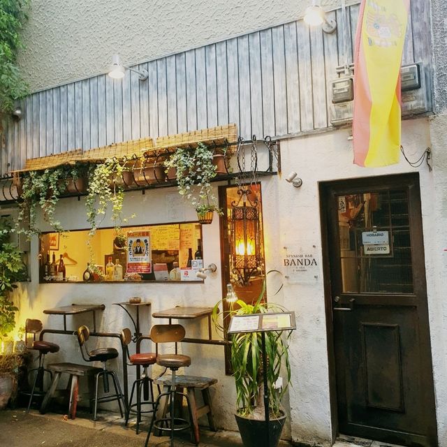【大阪福島グルメ】駅前の超人気スペイン料理店BANDA