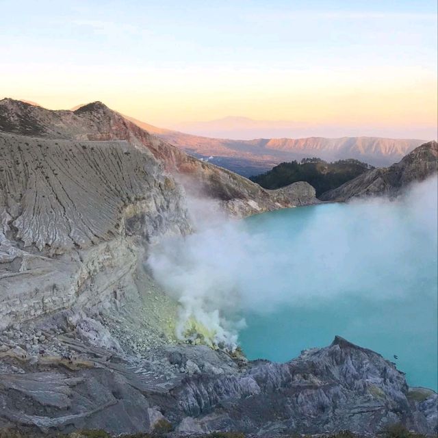 Ijen crater