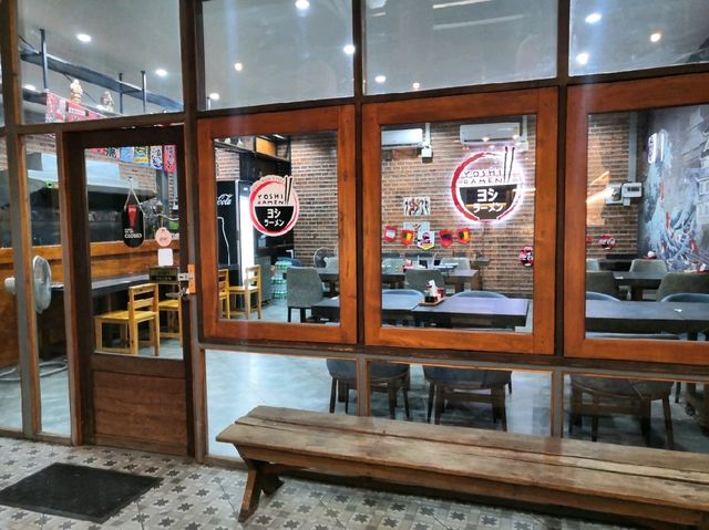 ร้านราเมนสไตล์ญี่ปุ่น