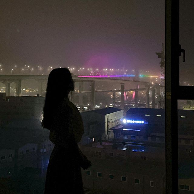 화려한 영도 북항대교뷰 1열 관람 가능한 호텔
