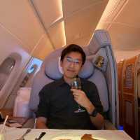 รีวิว First Class สายการบิน Emirates Airlines