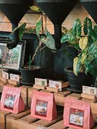 Slurp coffee specialist คาเฟ่ริมแม่น้ำ