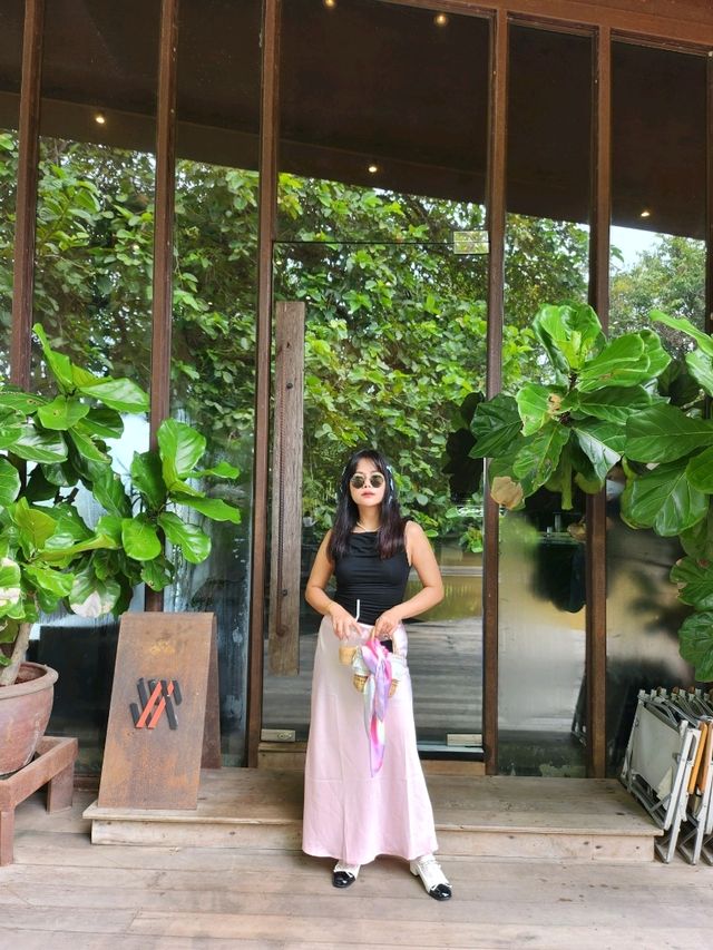 คาเฟ่ริมน้ำกับดีไซน์สุดเก๋ ราชบุรี  🌿🍃