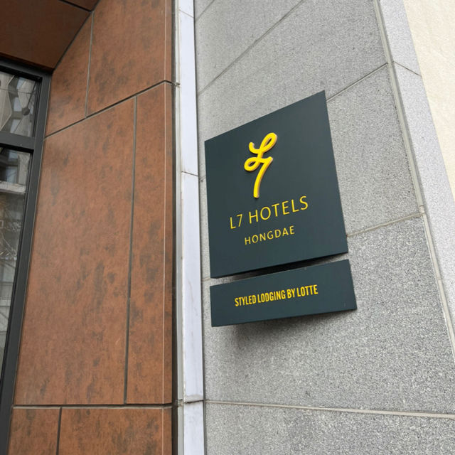 韓國明洞 9號地鐵出口的 L7 Hotel