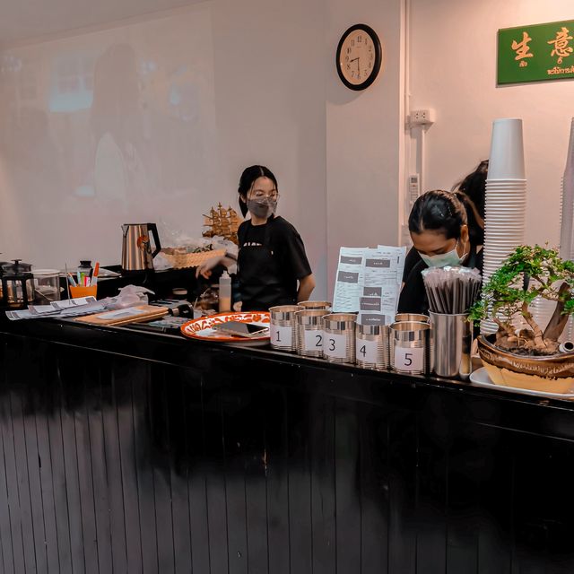 พากินข้าวต้มร้าน เจินหลิง ภูเก็ต 