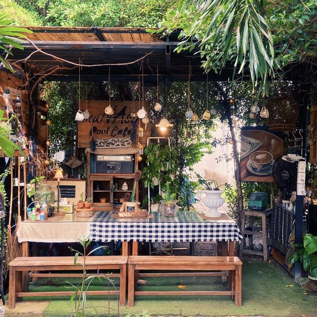 #คาเฟ่ลับพัทยา ร้าน Munasir Pool cafe 