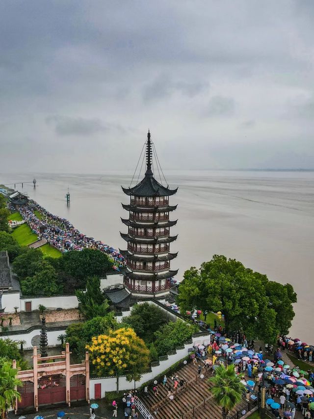 海寧鹽官旅遊度假區：中國浙江的海濱風情與休閒度假勝地🌊🌅