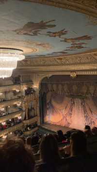 バレエとオペラの劇場