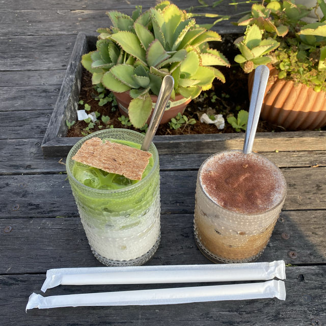 ชมวิวพระอาทิตย์ตกเมืองดานังที่ Faifo Coffee