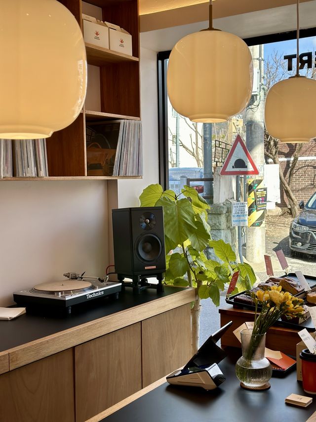 음악과 🍊 아늑하고 예쁜 감성을 체험할 수 있는 🧡 동명동 코너베이크샵 