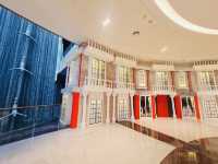 Dubai Mall waterfall 
