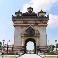 ประตูไซ (Patuxai) แห่งเมืองเวียงจันทน์