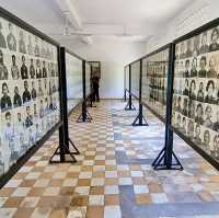 Unveiling the Tragic History of Phnom Penh's Killing Fields 🕊️🕯️