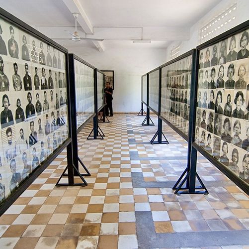 Unveiling the Tragic History of Phnom Penh's Killing Fields 🕊️🕯️