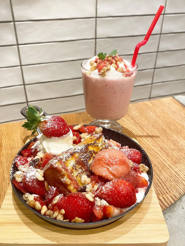 【福岡カフェ】いちご農園直営のいちごスイーツカフェ