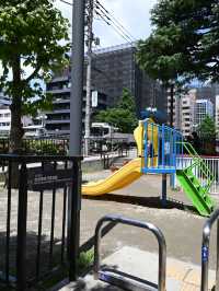 【清水扇稲荷神社/東京都】神田川近くに鎮座する簡素な神社