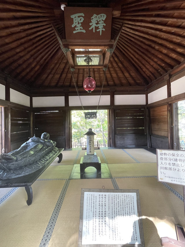 【四聖堂/東京都】釈迦涅槃像がいるお堂