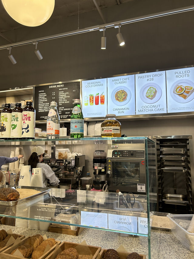 アジアで韓国初！出店！ヨイドで話題のオシャレカフェ✨