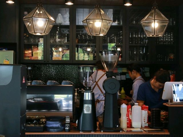 พามาชิมกาแฟตุรกี ที่ ZHIV COFF