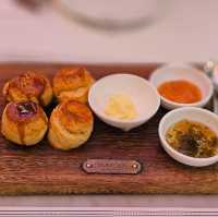  A Luxurious Afternoon Delight: High Tea at Violet Oon Singapore