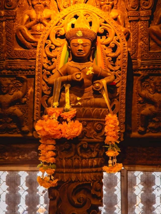 unseen ลพบุรี เดินขึ้น ปราสาท รวมรอยพระพุทธบาท 