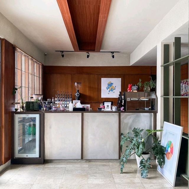 KAMAN COFFEE ROASTERY| A COMFORTABLE COFFEE SHOP FOR WFC IN DEPOK